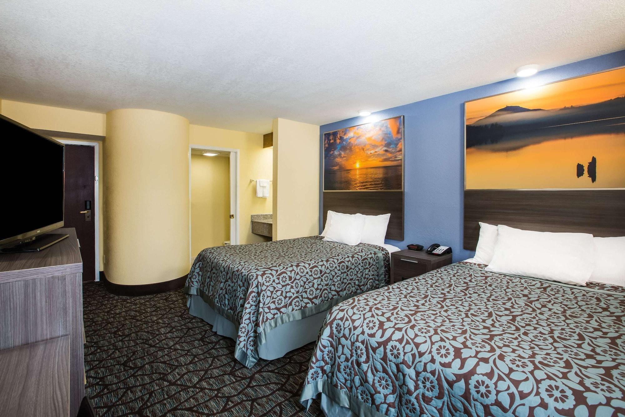 Days Inn By Wyndham Blue Springs Buitenkant foto