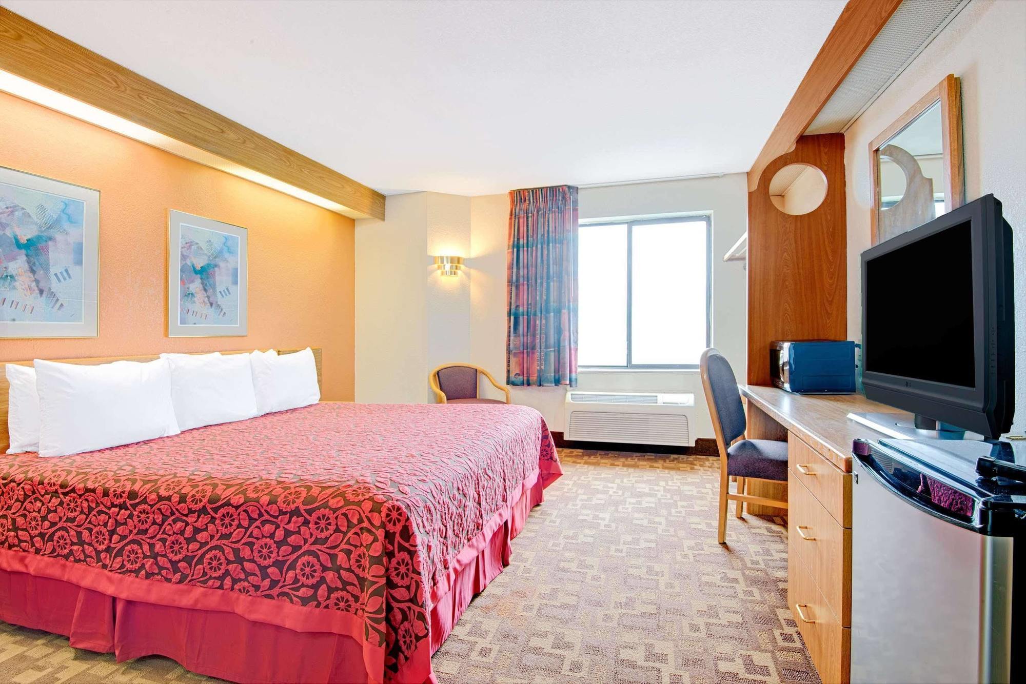 Days Inn By Wyndham Blue Springs Buitenkant foto